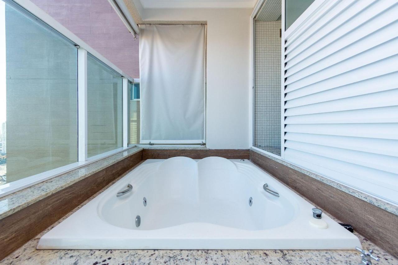 Flat Com Jacuzzi No Setor Bueno - El3202
